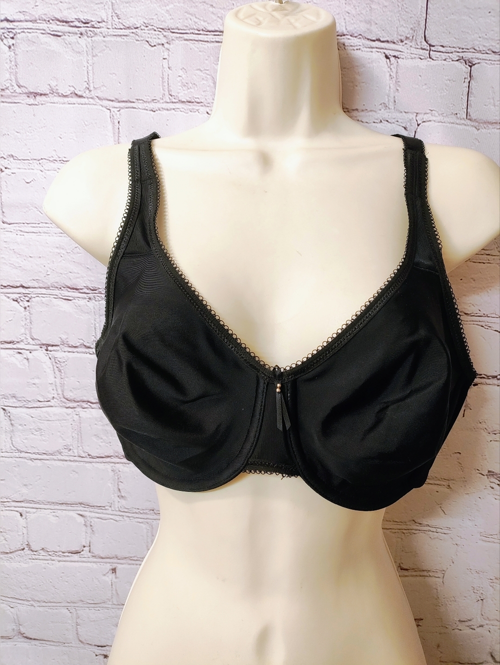 Wacoal Basic Beauty Unlined Black Bra Underwire  38C
